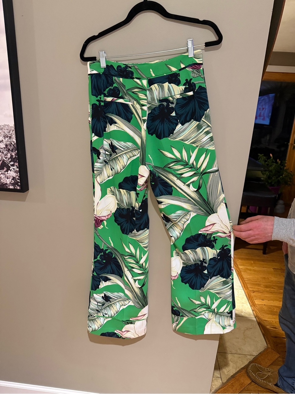 Ann Taylor Green Floral Wide-Leg Women’s Pants with Navy Accents